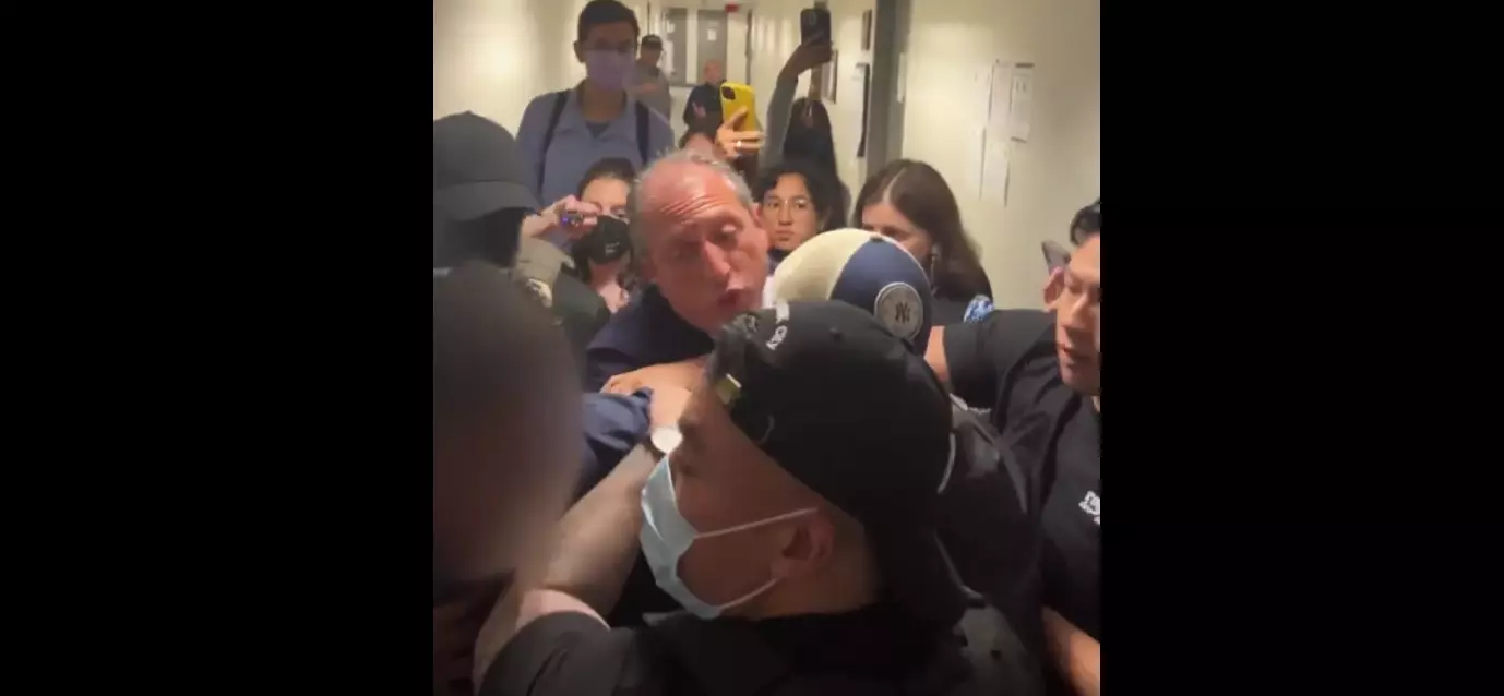 Un candidat à la mairie de New York arrêté par la police de l’immigration dans un tribunal fédéral