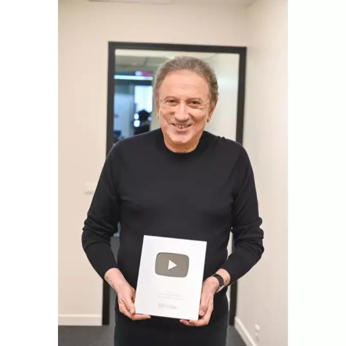Vivement Dimanche franchit les 100 000 abonnés sur YouTube