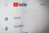 YouTube déploie une IA pour détecter l&rsquo;âge des utilisateurs aux États-Unis