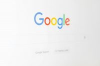 Google cache un Easter egg hilarant : tapez « bad UX » et découvrez le pire design du web !