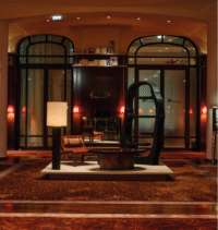 Paris design week 2025 : le royal monceau transforme son lobby en galerie d'art éphémère Paris Design Week 2025 : le Royal Monceau transforme son lobby en galerie d’art éphémère