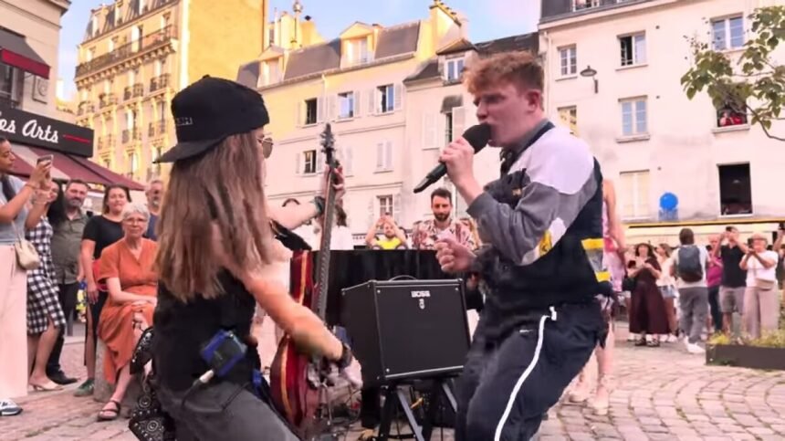 Vidéo – julien cohen, le pianiste, électrise avec une flashmob en hommage à queen VIDÉO – Julien Cohen, le pianiste, électrise avec une flashmob en hommage à Queen