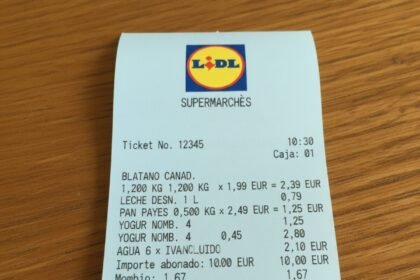 La couleur bleue des tickets de caisse lidl cache un engagement! La couleur bleue des tickets de caisse Lidl cache un engagement !