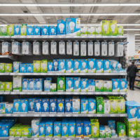 Pourquoi les ampoules LED sont souvent “froides” dans les supermarchés ?