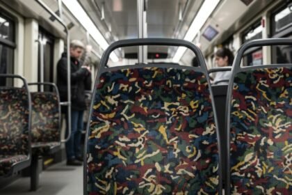 Pourquoi les sièges des bus et métros sont presque toujours à motifs multicolores