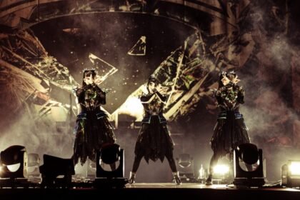 Babymetal secoue los angeles avec un concert historique et un nouvel album record BABYMETAL secoue Los Angeles avec un concert historique et un nouvel album record
