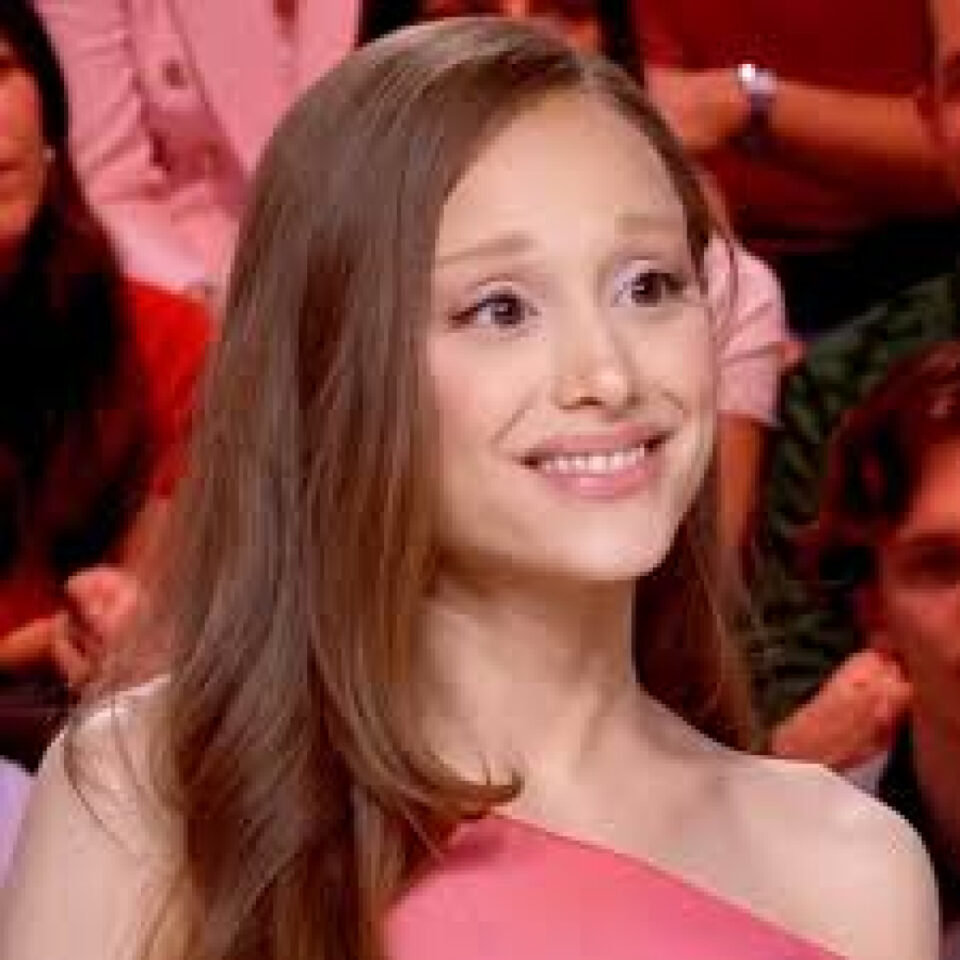 Ariana Grande : positive au Covid, la promo de « Wicked » à l&rsquo;arrêt