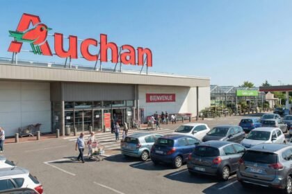 Auchan : les 300 supermarchés passent sous pavillon intermarché Auchan Les 300 Supermarches Passent Sous Pavillon Intermarche Image