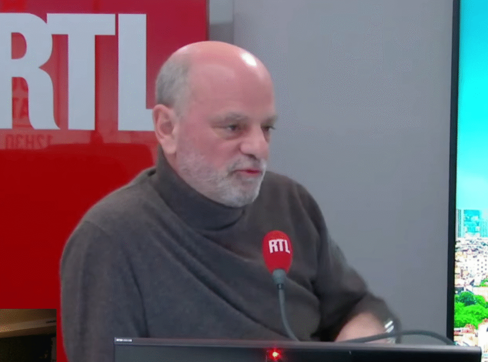 Jean-Michel Blanquer et sa chanson : une première œuvre totalement créée avec Suno IA ?