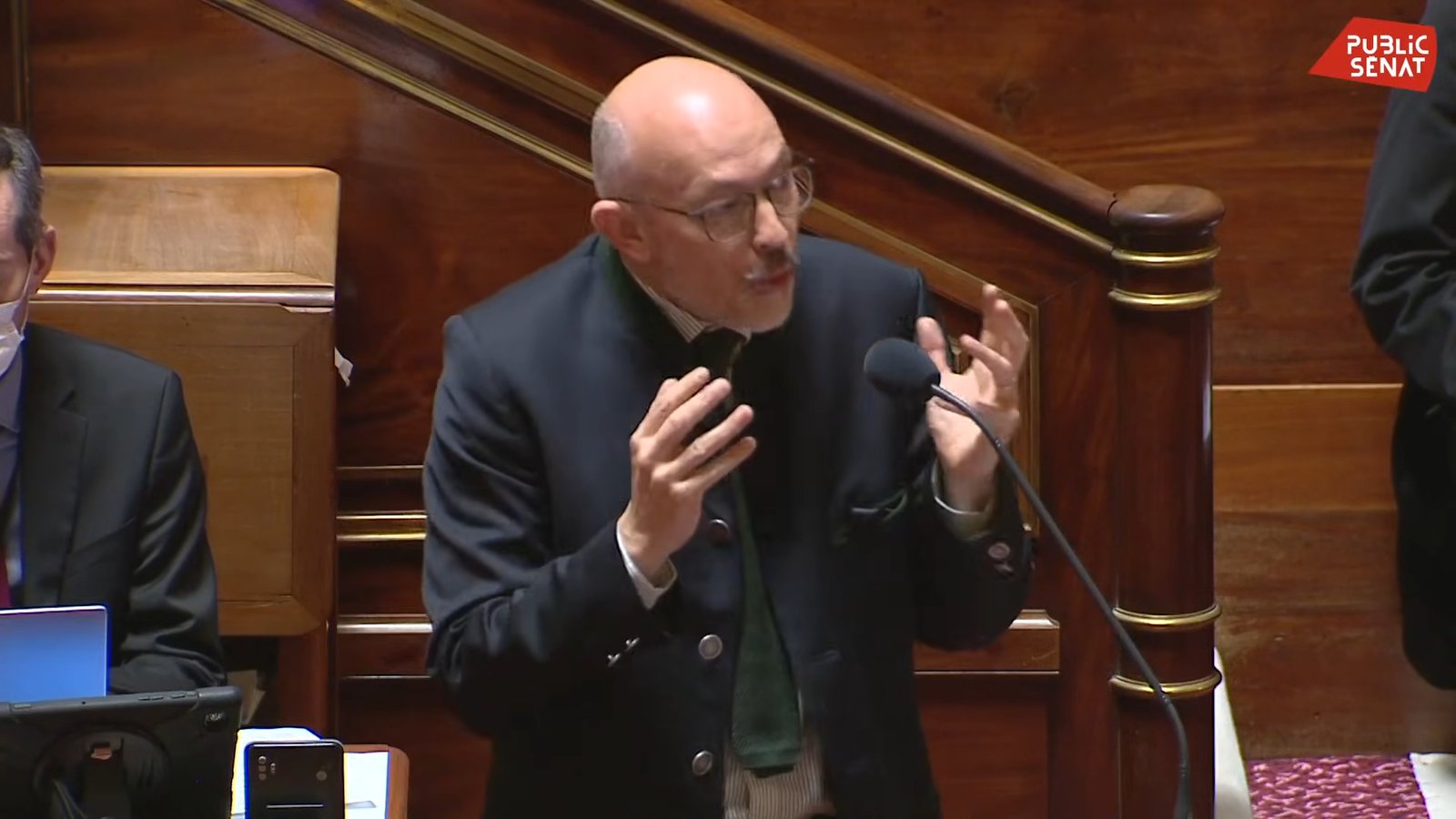 Budget : le Sénat valide la suppression de 4000 postes d’enseignants