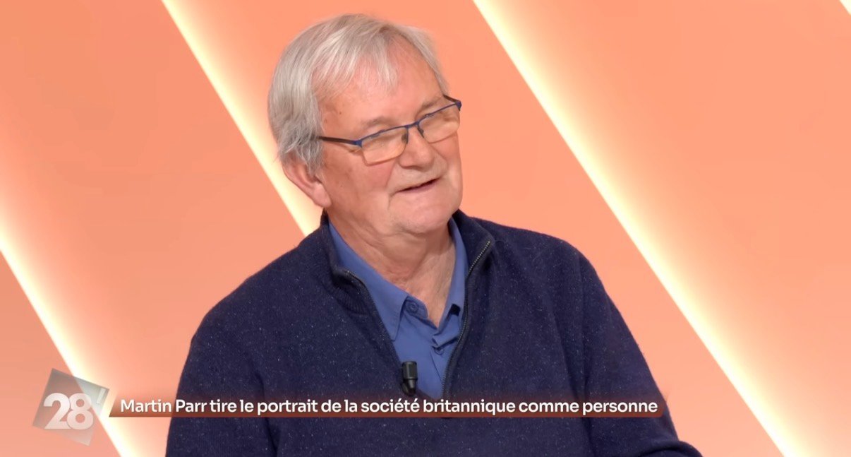 Martin Parr : le photographe de la “middle class” est mort à 73 ans