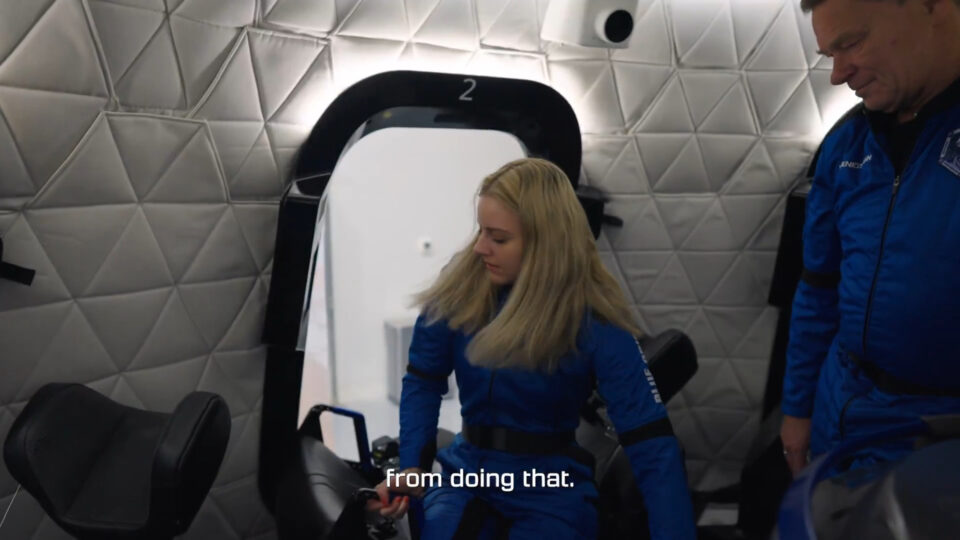 Espace : Michaela Benthaus devient la première paraplégique à franchir la frontière spatiale