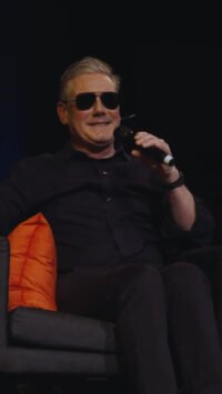 Emmanuel Macron : son look aviateur moqué par Keir Starmer et Donald Trump