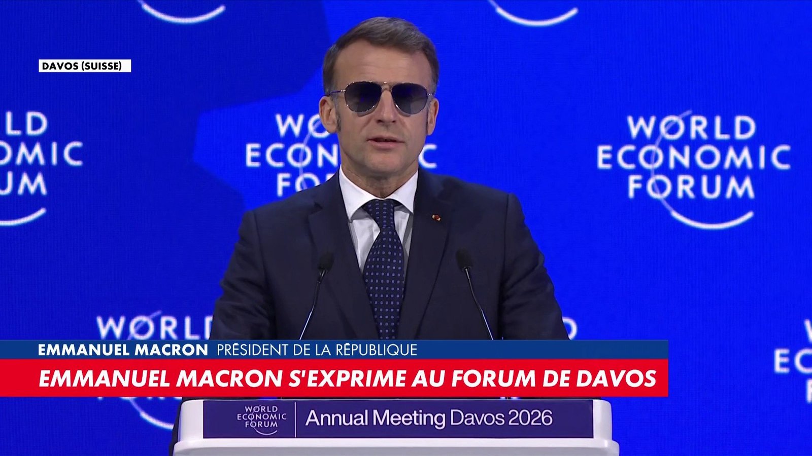 Emmanuel Macron à Davos : voici la marque et le prix de ses lunettes de soleil