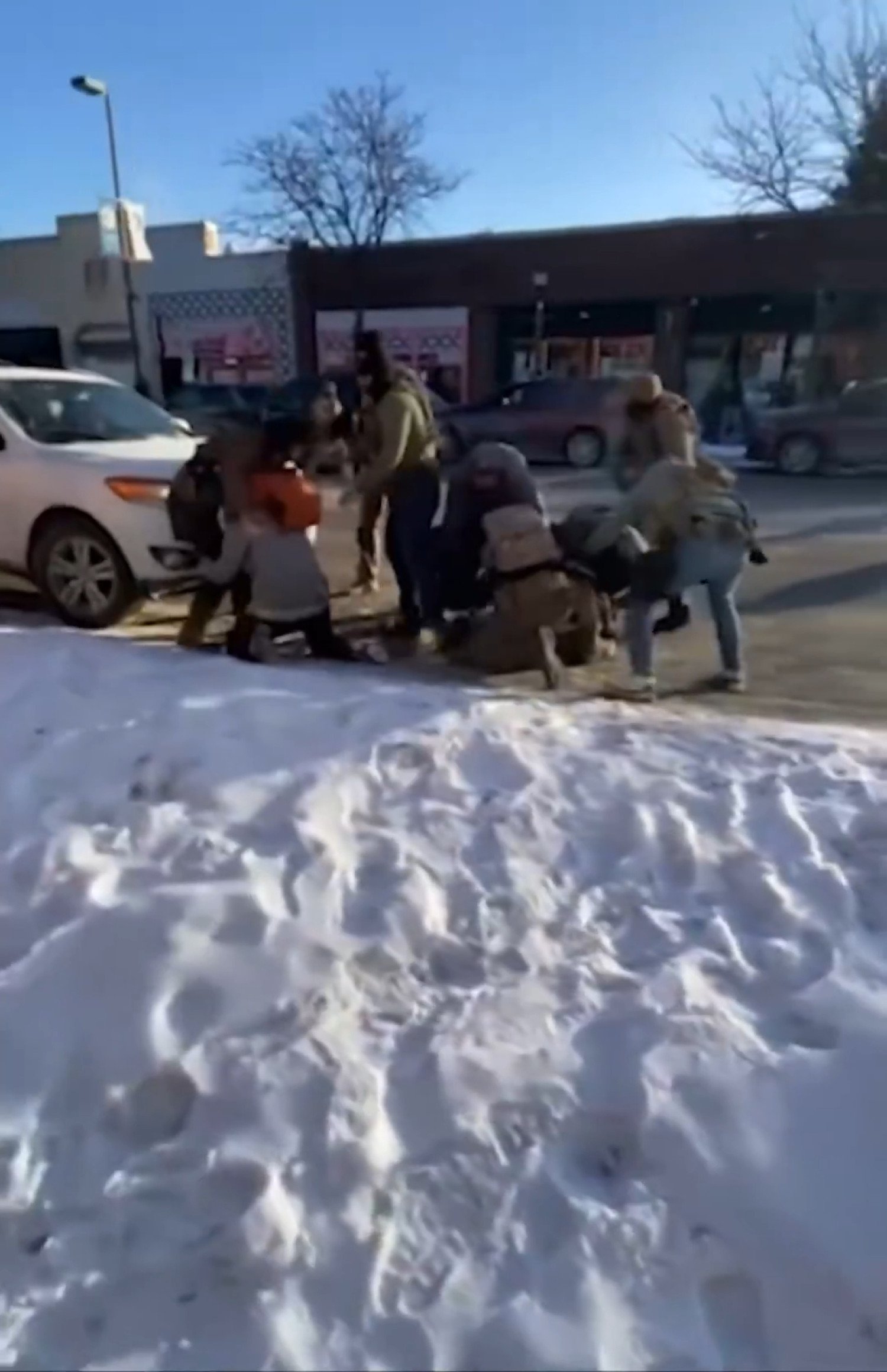 Une nouvelle intervention mortelle des agents fédéraux embrase la ville de Minneapolis
