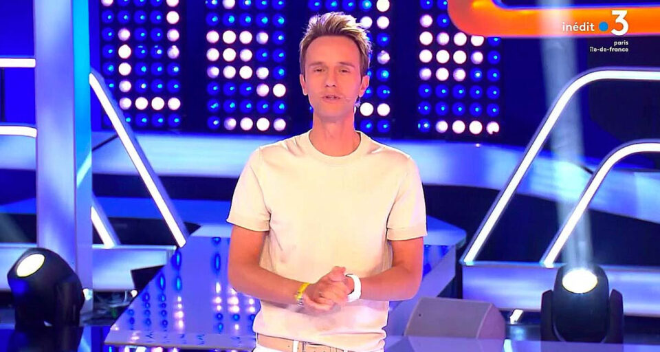 Cyril Féraud affiche avec humour une célèbre sportive en flagrant délit de triche sur le plateau de France 2