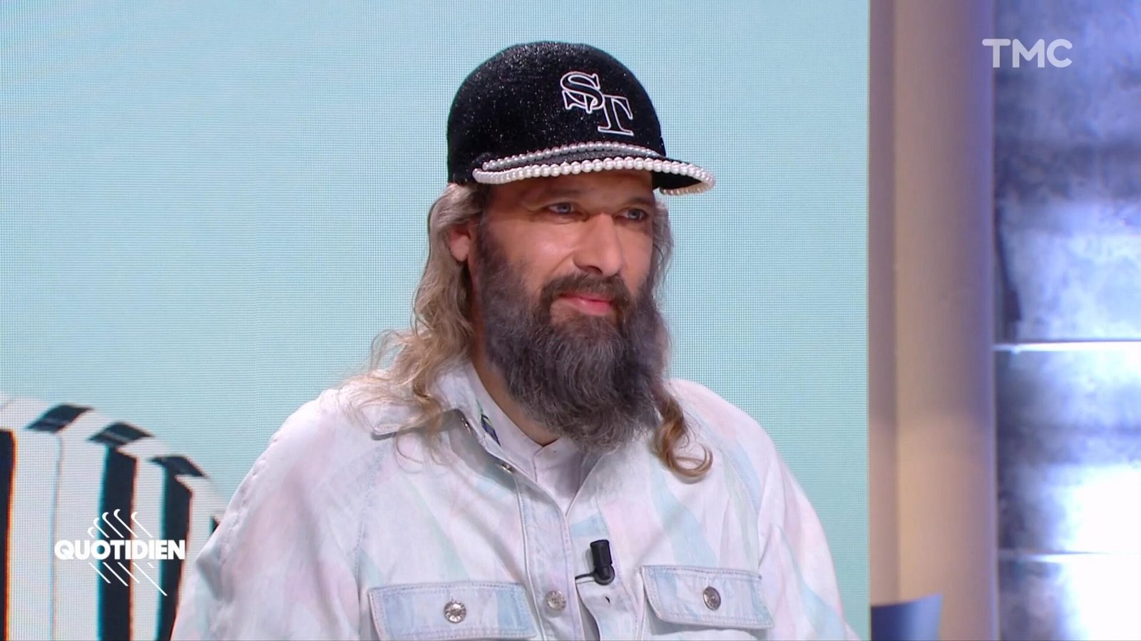 Sébastien Tellier investit la scène de la Fnac Ternes pour présenter son nouvel album