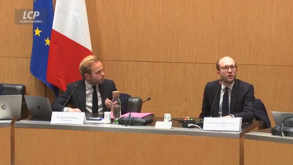 Commission sur l&rsquo;audiovisuel public  :  « Mais Jérémie, qu&rsquo;est ce que tu fais ? » Vive accrochage entre Charles Alloncle et Jérémie Patrier-Leitus , la séance suspendue