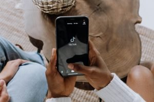 TikTok : le trend Mc Courgette explose en France, premier phénomène viral de 2026