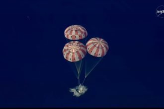 Artemis II EN DIRECT : AMERRISSAGE ! Orion dans le Pacifique