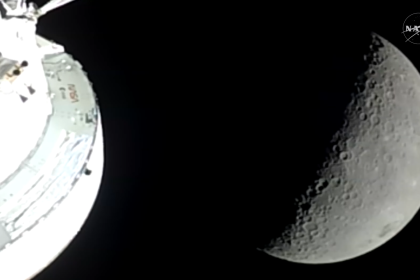 Artemis II survole la Lune et bat le record d’Apollo 13