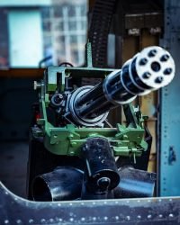 Israël gèle ses achats militaires français