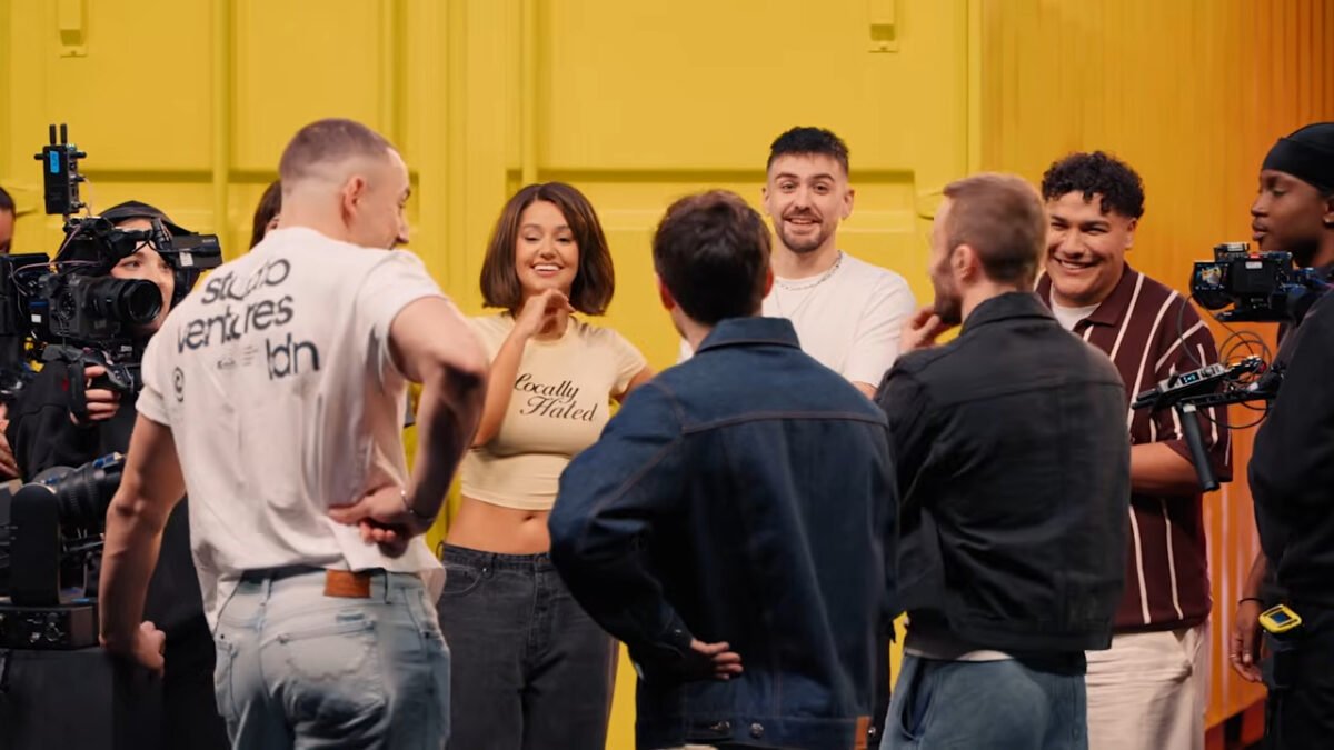 Squeezie : son nouveau format containers divise les fans Squeezie containers