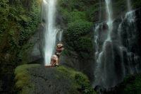 682 personnes déguisées en dinosaures battent un record mondial