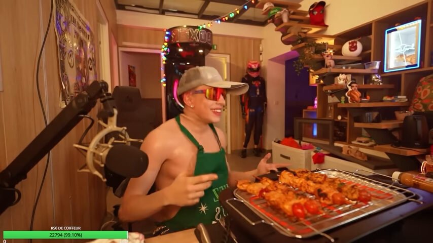 Anyme organise un barbecue live dans son appartement