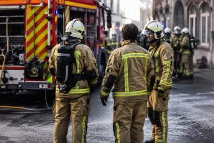 Un car scolaire heurte un train en Belgique, plusieurs morts