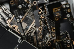 Apple diversifie ses puces : Intel et Samsung dans la course