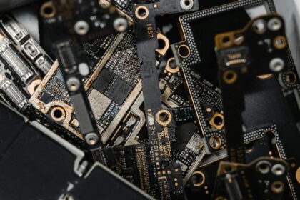 Apple diversifie ses puces : Intel et Samsung dans la course