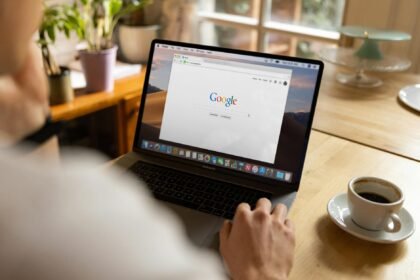 DuckDuckGo bondit de 30 % après le virage IA forcé de Google