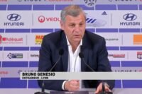 Bruno Génésio lors d'une conférence de presse en tant qu'entraîneur de Lyon