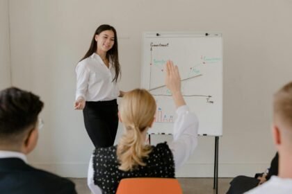 Reconversion professionnelle 2026 : financer sa formation avec le CPF, le dispositif démission et les autres aides