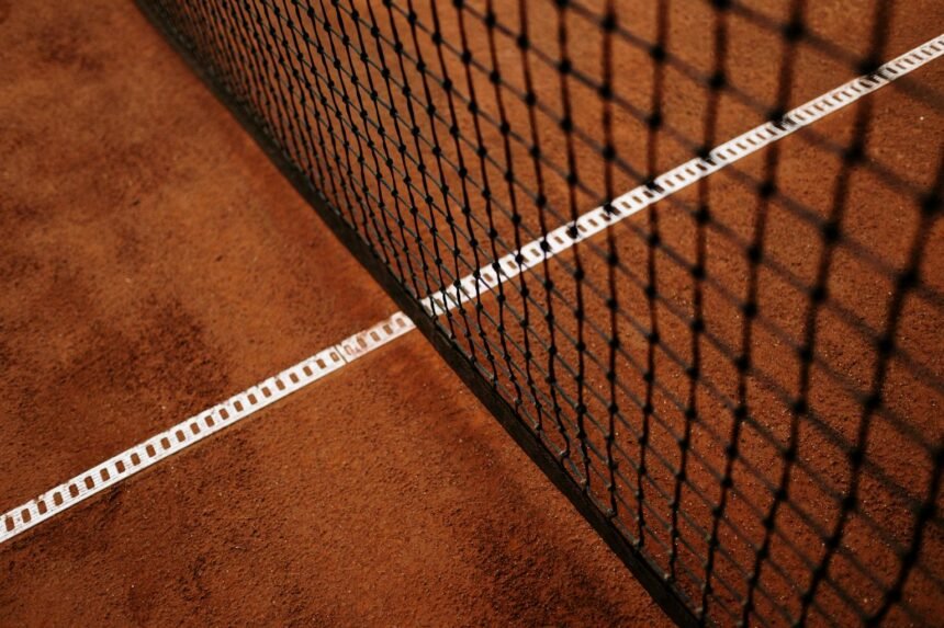 Roland-Garros : Daniel Jade, 17 ans, élimine Evans