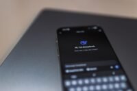 Apple refond Siri pour iOS 27 : une app dédiée face à ChatGPT