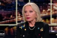 Véronique Sanson lors de son passage dans l'émission 20h30 le Dimanche sur France Télévisions