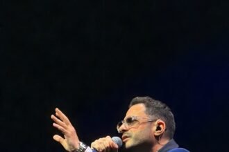 Grégory Bakian séduit Marseille avec son spectacle hommage à Charles Aznavour