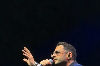 Grégory Bakian séduit Marseille avec son spectacle hommage à Charles Aznavour