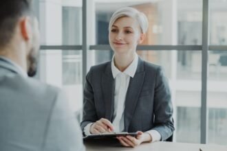 Emploi : ChatGPT cherche un travail et refait votre CV