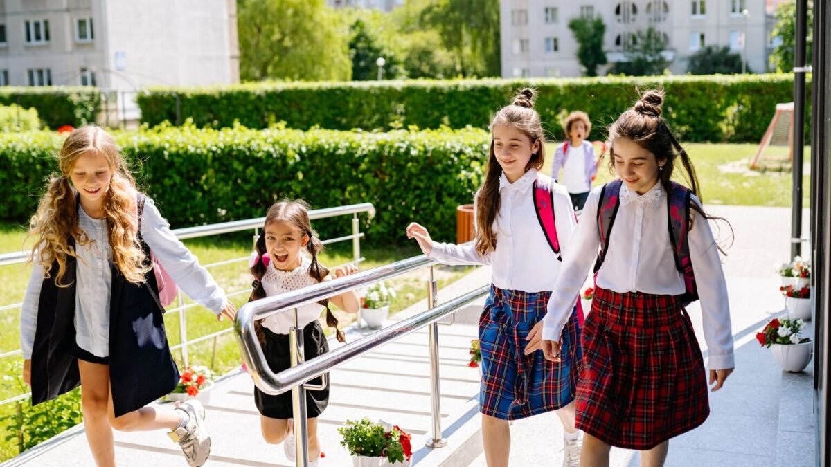Canicule : 845 écoles et collèges fermés lundi sur décision du ministre Geffray