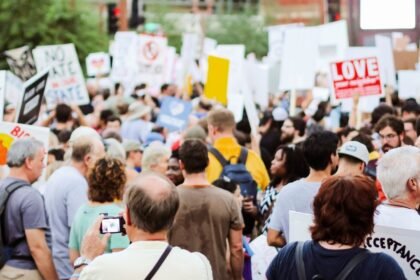 Marche antiraciste à Paris : plusieurs milliers de manifestants à l&rsquo;appel de LFI