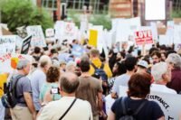 Marche antiraciste à paris : plusieurs milliers de manifestants à l'appel de lfi france, 2, pourrait, relancer, jeu