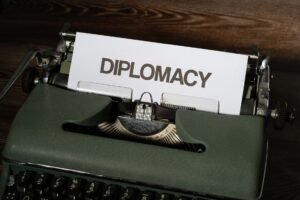 Iran-états-unis : feuille de route signée au bürgenstock, accord global attendu en 60 jours gims, décennie, tour, reporté, novembredécembre