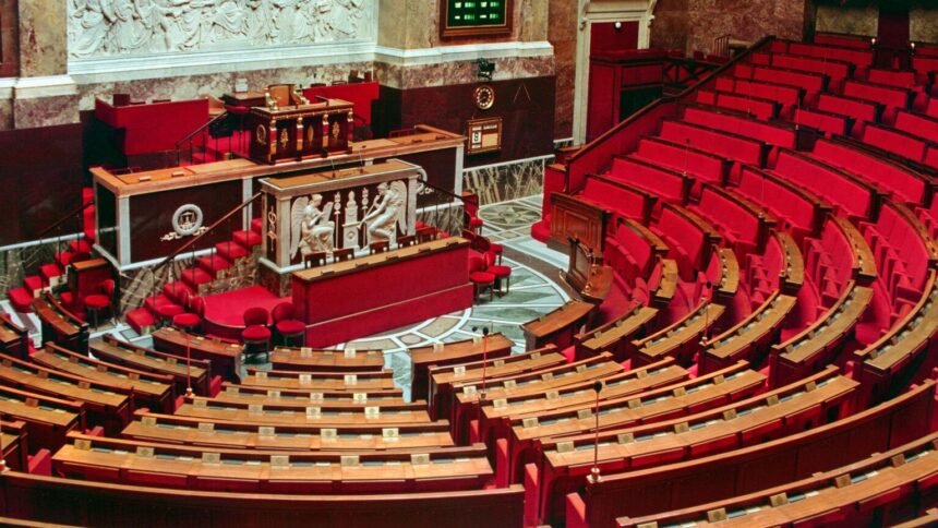 Mariages des sans-papiers : tensions et obstruction à l&rsquo;Assemblée nationale