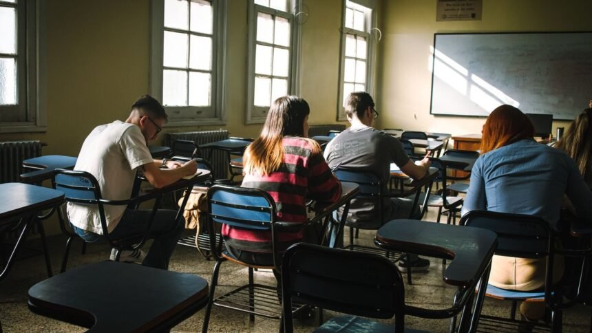 Brevet 2026 : 800 000 collégiens passent le français ce vendredi