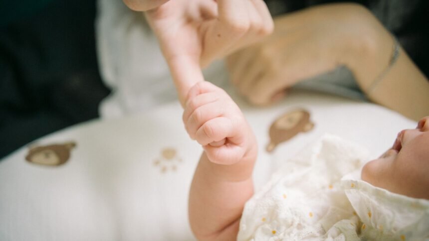 Oise : un nourrisson de deux mois décède après des violences, ses parents en garde à vue Oise : un nourrisson de deux mois décède après des violences, ses parents en garde à vue