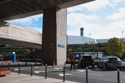 Grève aux aéroports parisiens : cinq syndicats unis contre le durcissement des badges