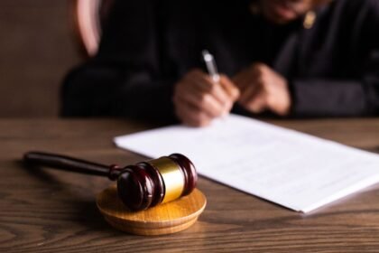 Affaire Hakimi : la cour d&rsquo;appel confirme son renvoi en procès pour viol
